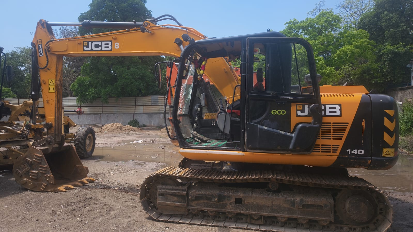 JCB EXCAVATOR JS140 2018