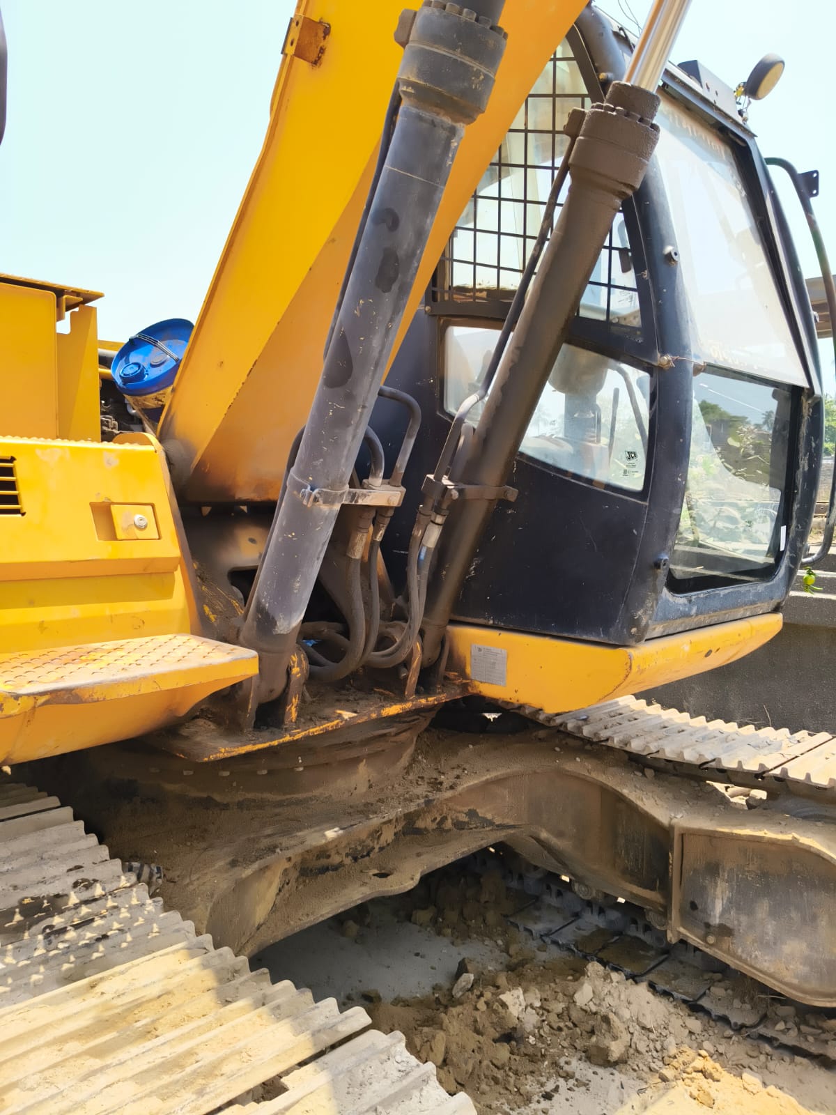 JCB EXCAVATOR JS140 2014