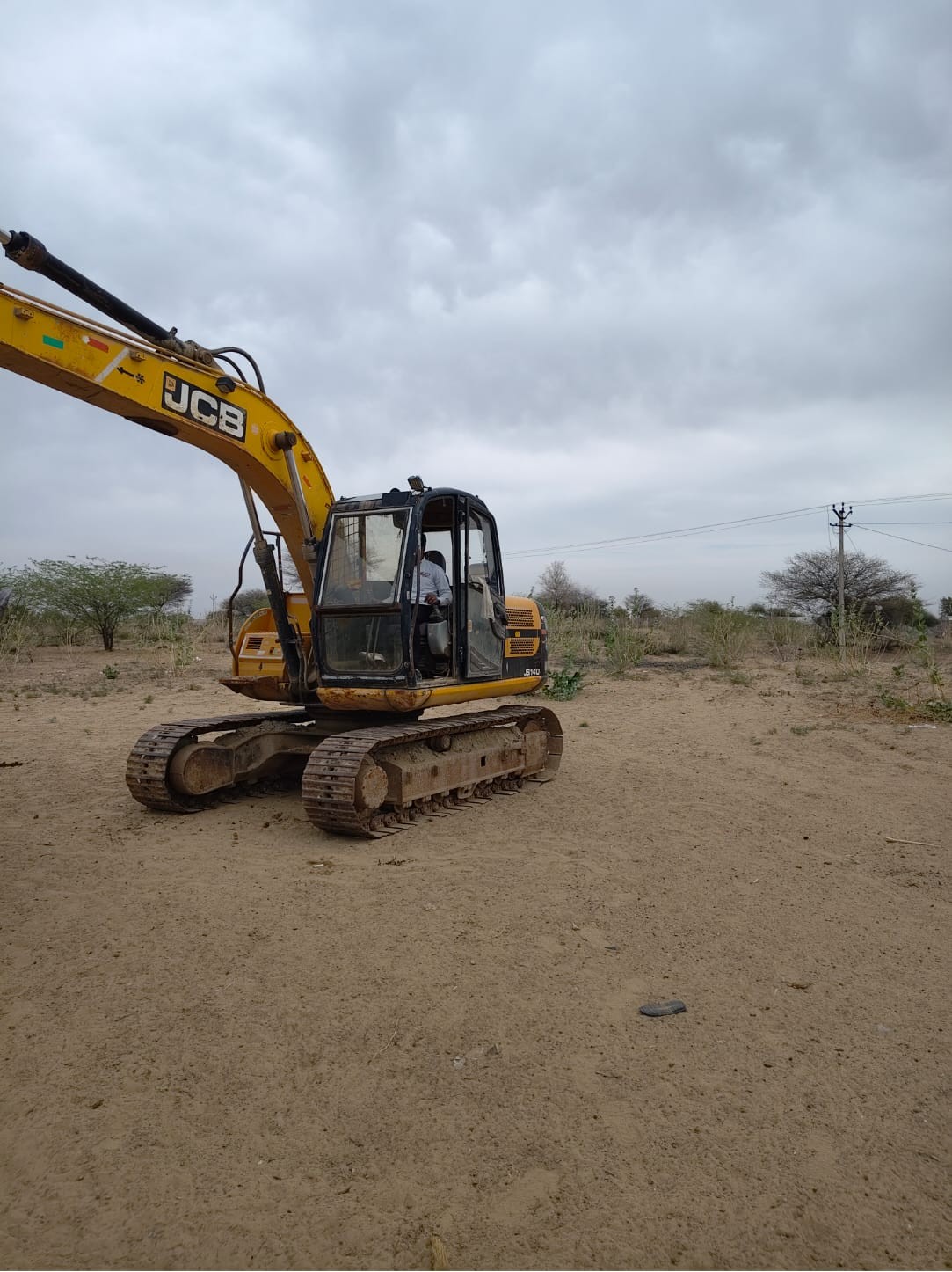 JCB EXCAVATOR JS140 2014