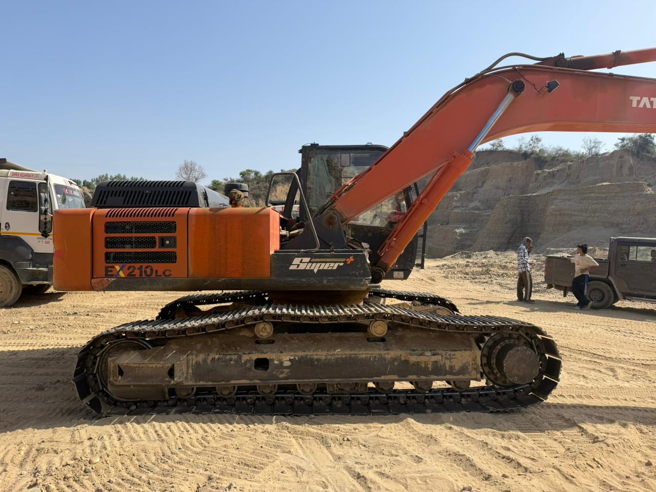 TATA HITACHI EXCAVATOR EX 210 2023