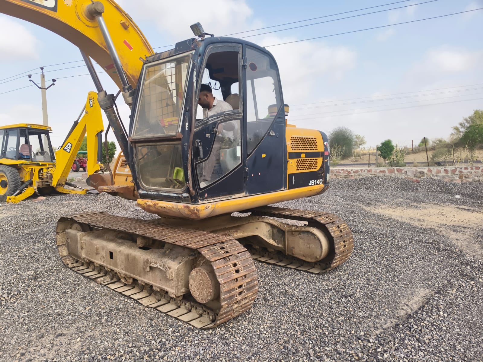 JCB EXCAVATOR JS140 2014
