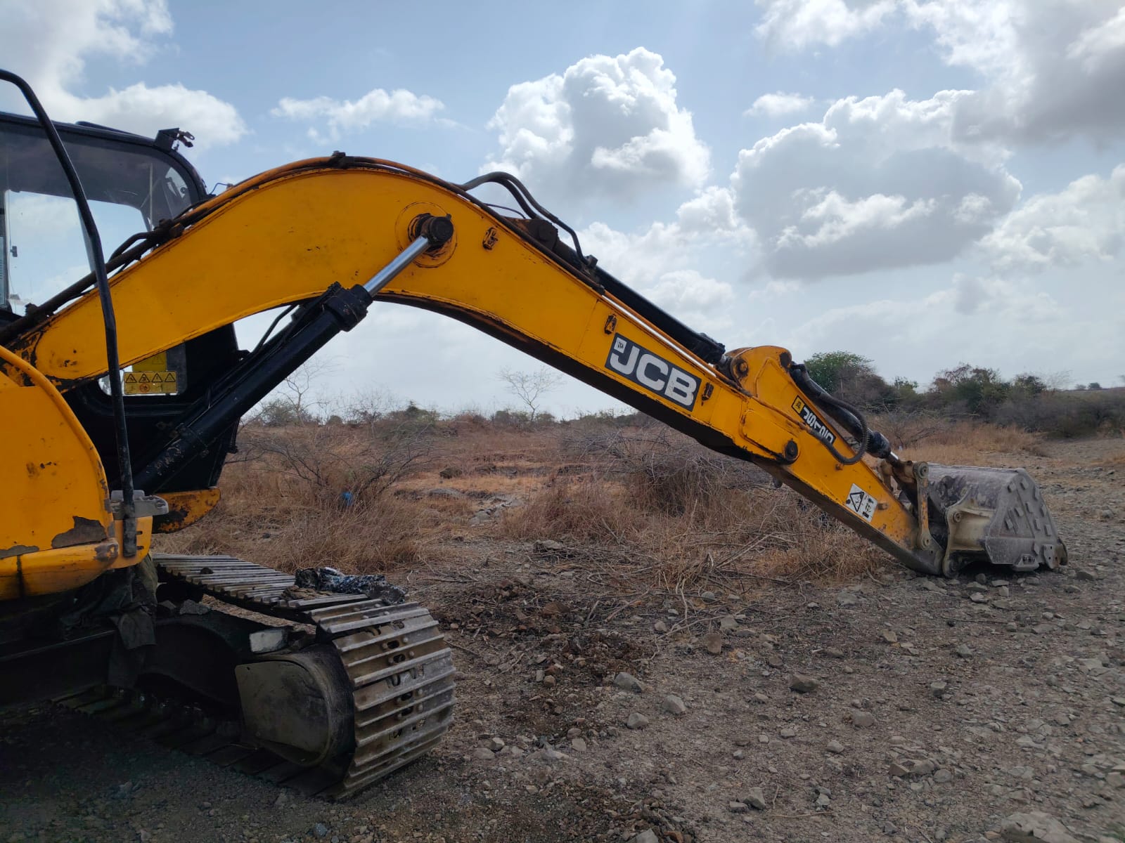 JCB EXCAVATOR JS120 2017