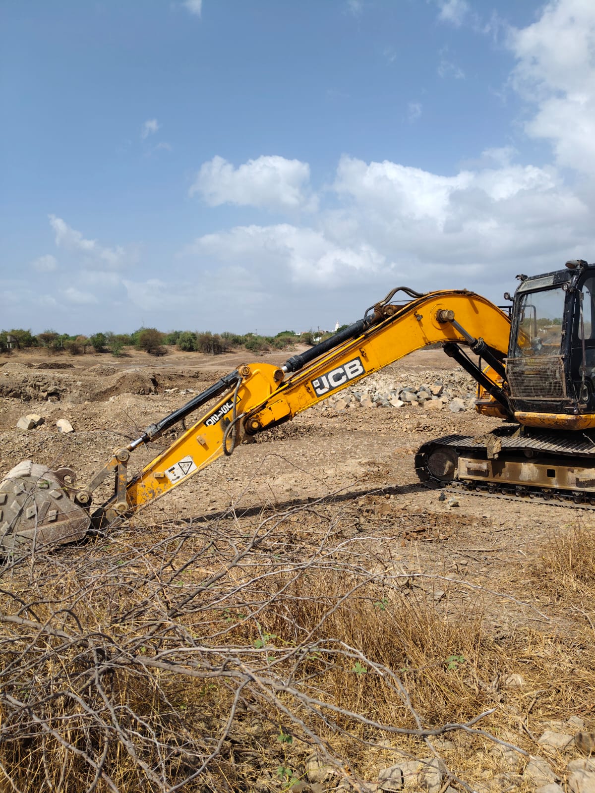JCB EXCAVATOR JS120 2017