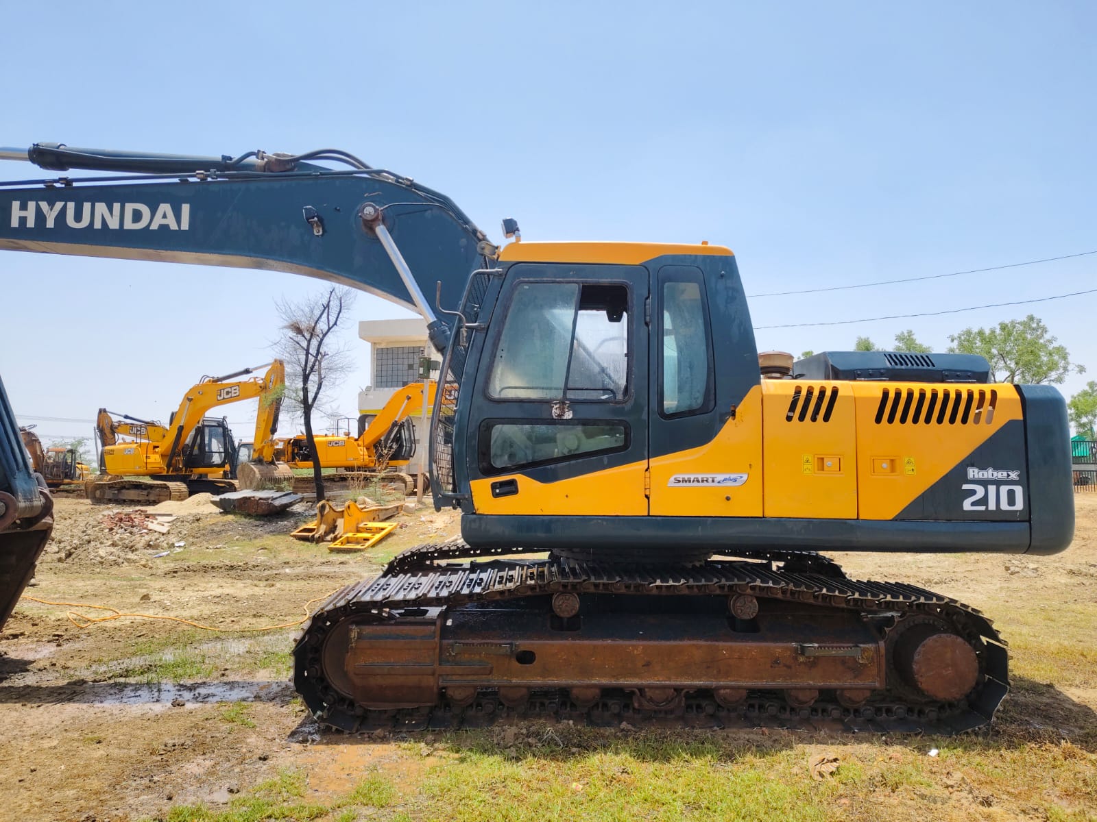 HYUNDAI EXCAVATOR R210 2021