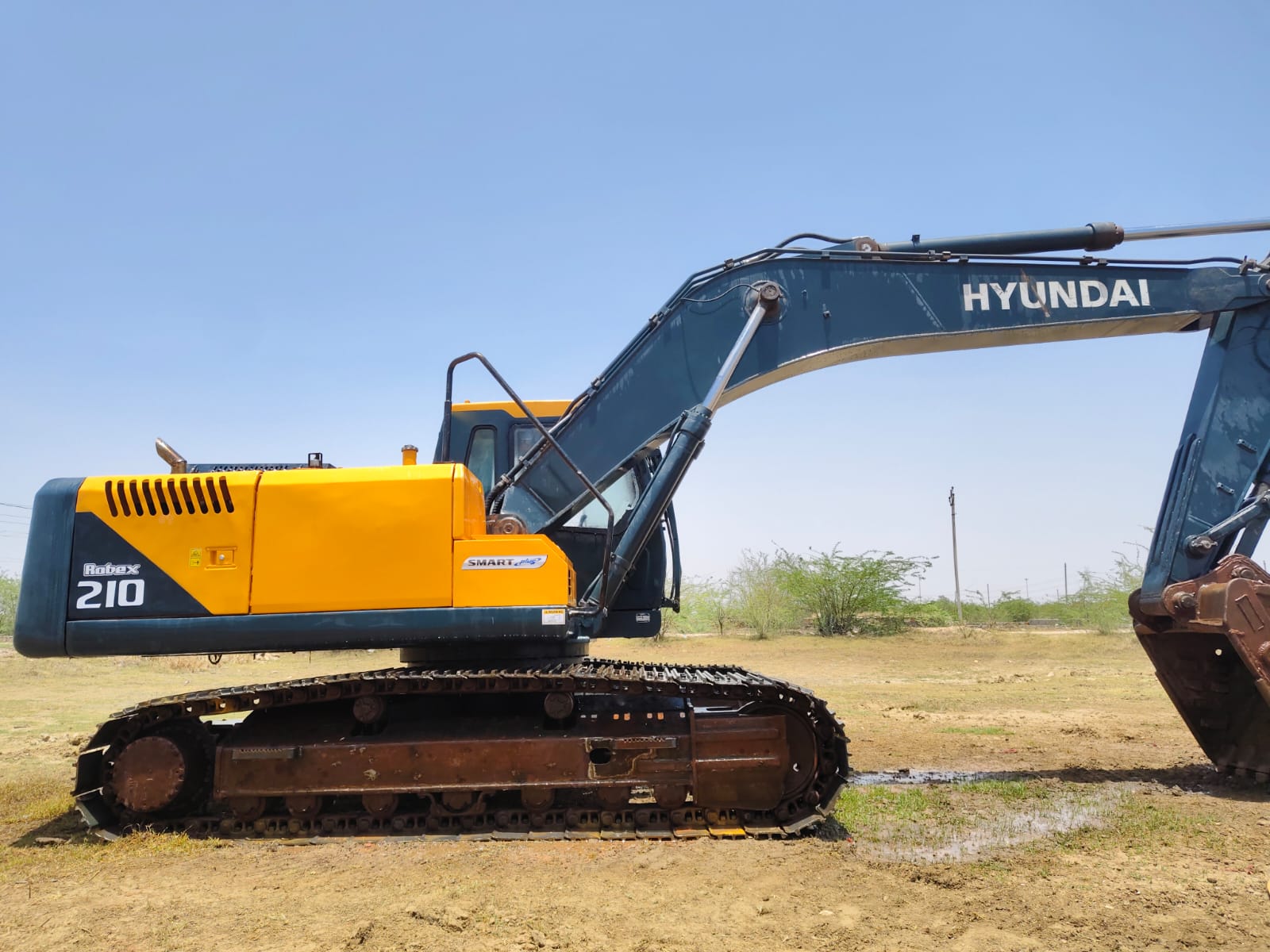 HYUNDAI EXCAVATOR R210 2021