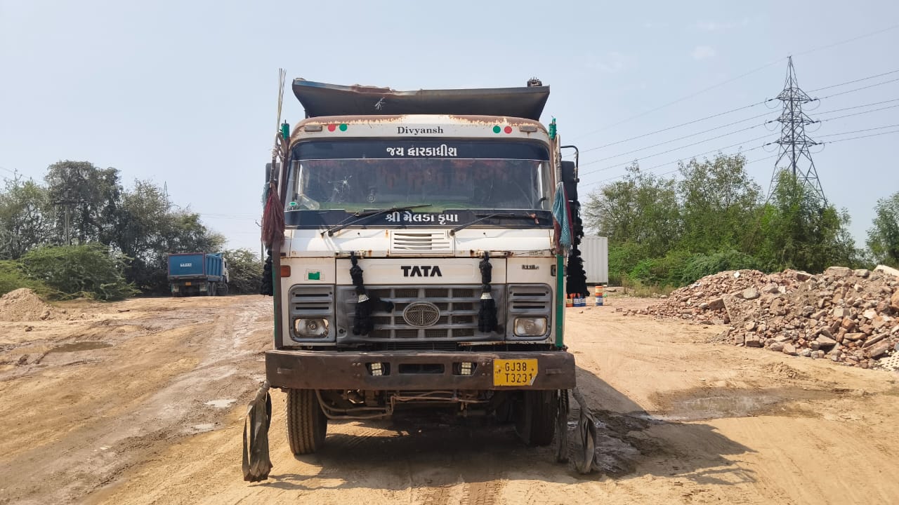 TATA SIGNA DUMP TRACK 3118.TK 2019