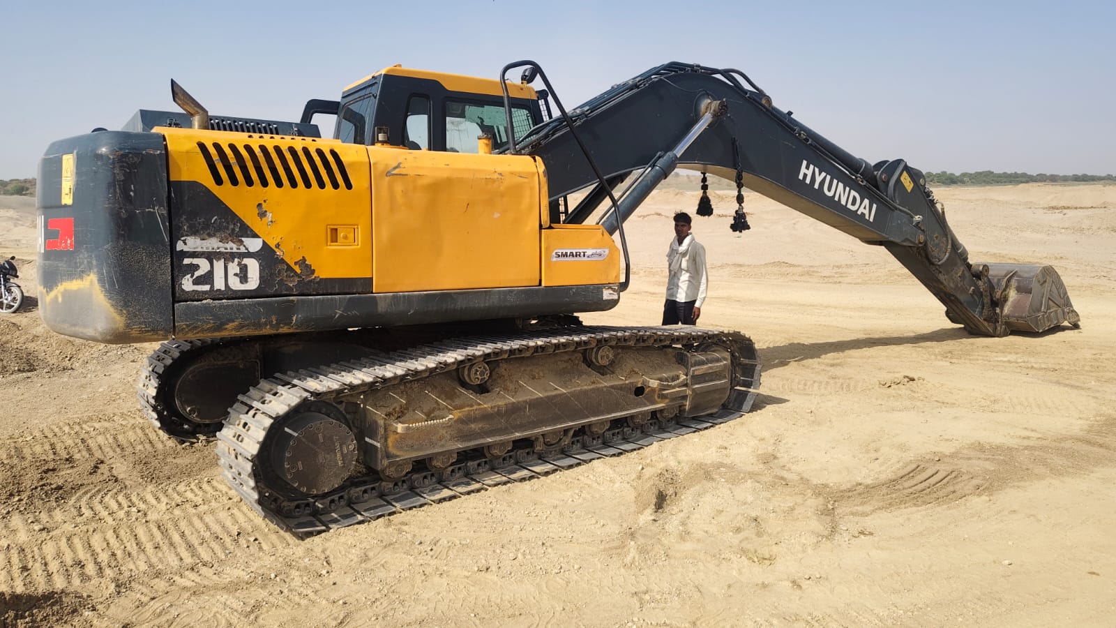 HYUNDAI EXCAVATOR R210 2021