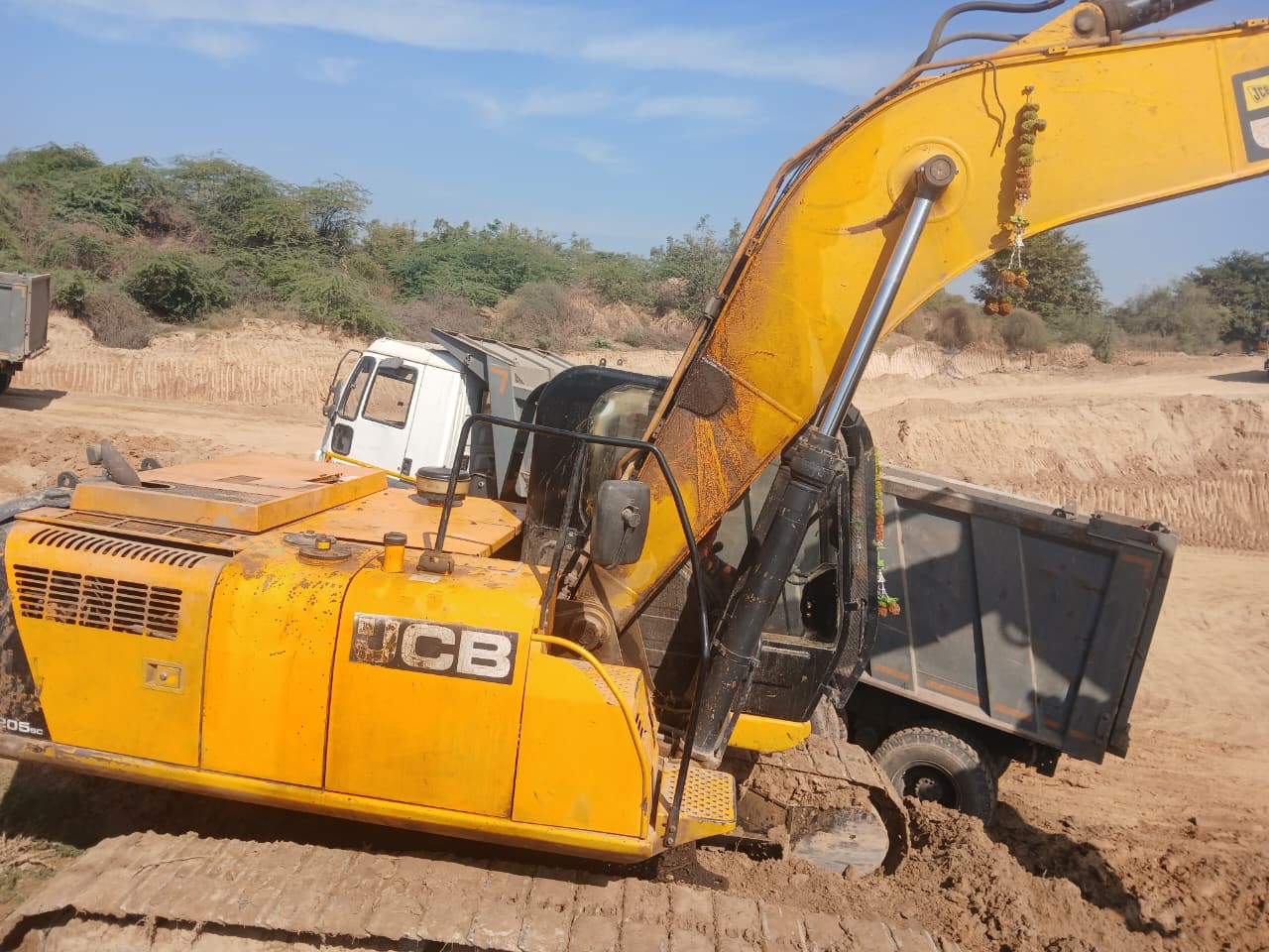 JCB EXCAVATOR JS205 2017