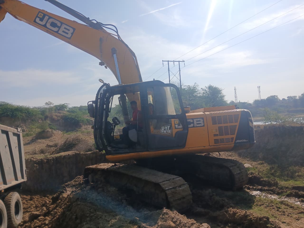 JCB EXCAVATOR JS205 2017