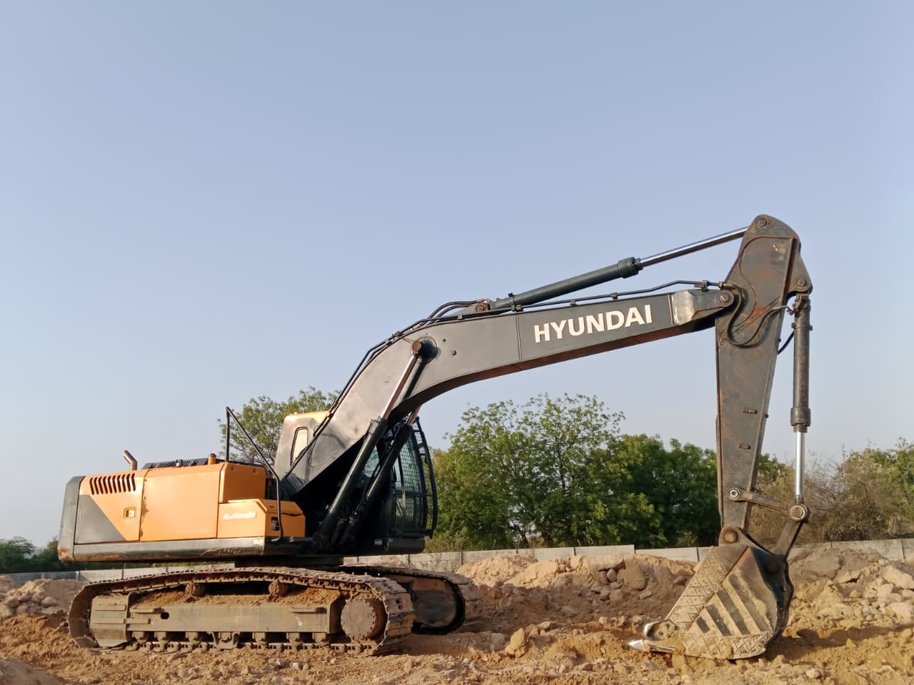 HYUNDAI EXCAVATOR R210 2022
