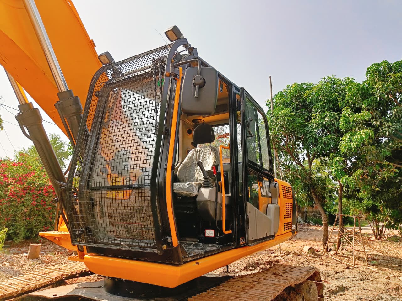 JCB EXCAVATOR JS215 2024