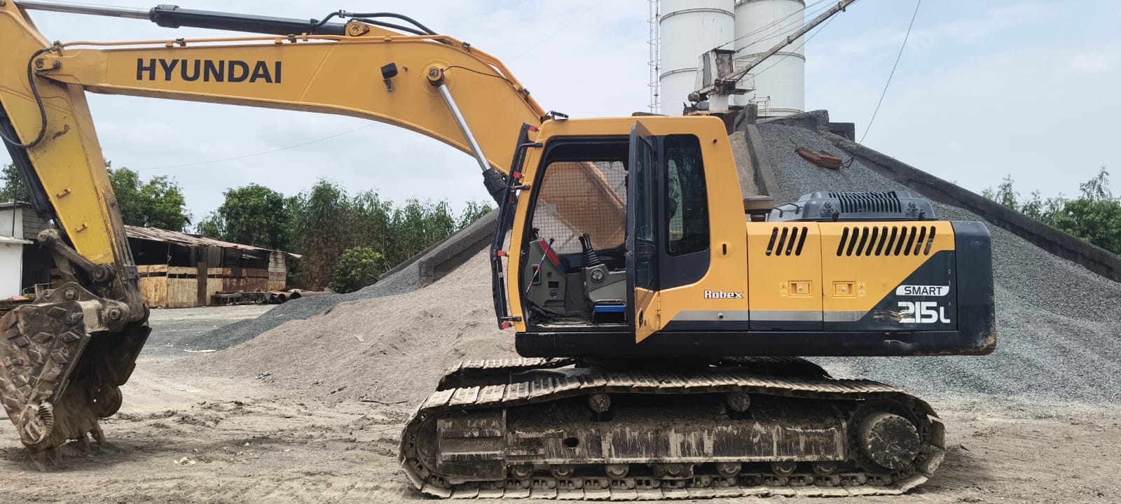 HYUNDAI EXCAVATOR R215 2019