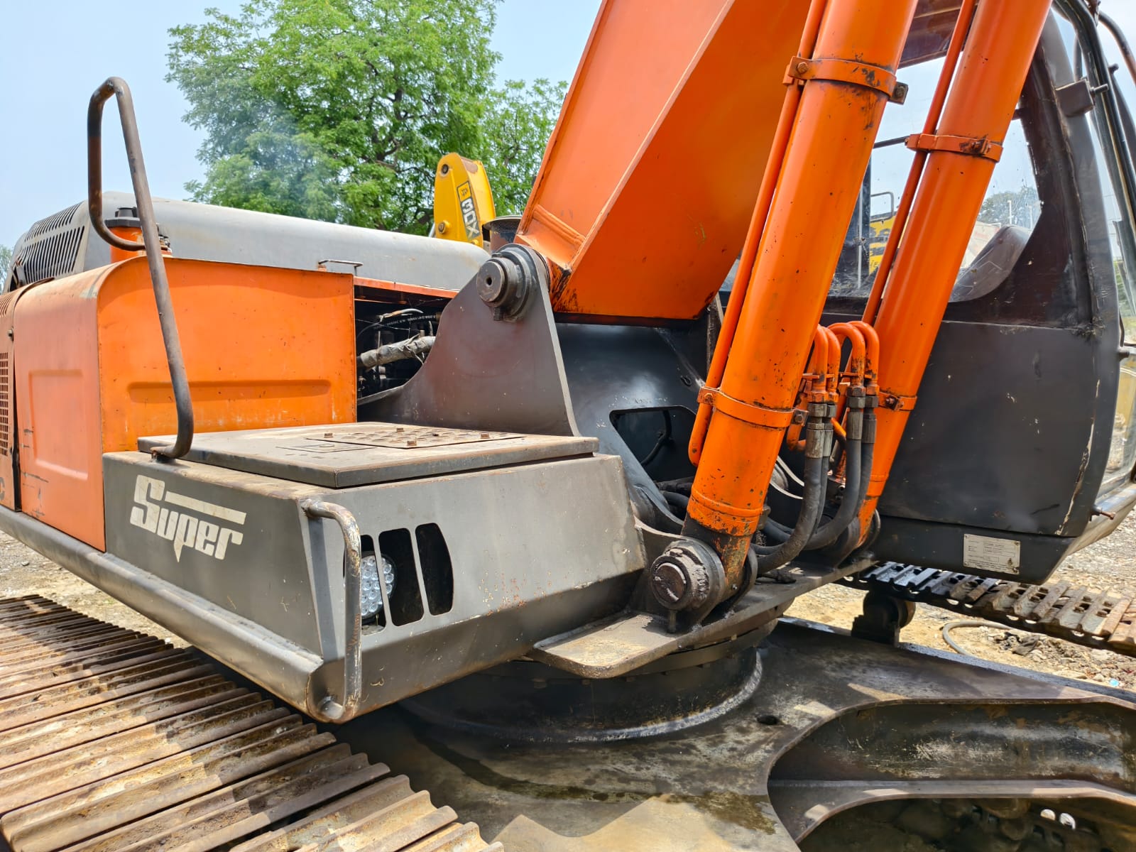 TATA HITACHI EXCAVATOR EX200 2016